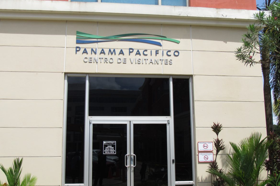 Panamá: Impulso al establecimiento de zonas francas, tema tratado con cuerpo diplomático panameño