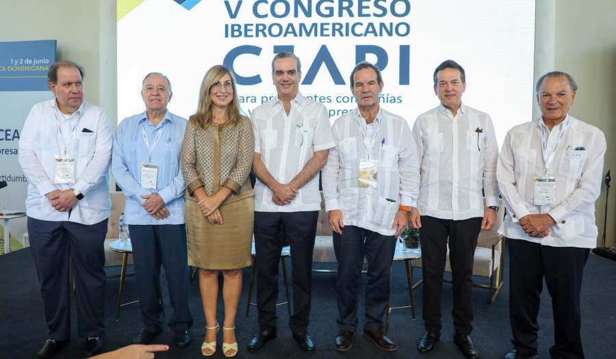 Ministro de Comercio propone a empresarios de Iberoamérica modelo de zonas francas y nearshoring para aprovechar mercado de EEUU