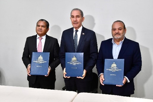 Firman acuerdo para mejorar capacidad nacional de producción en zonas francas