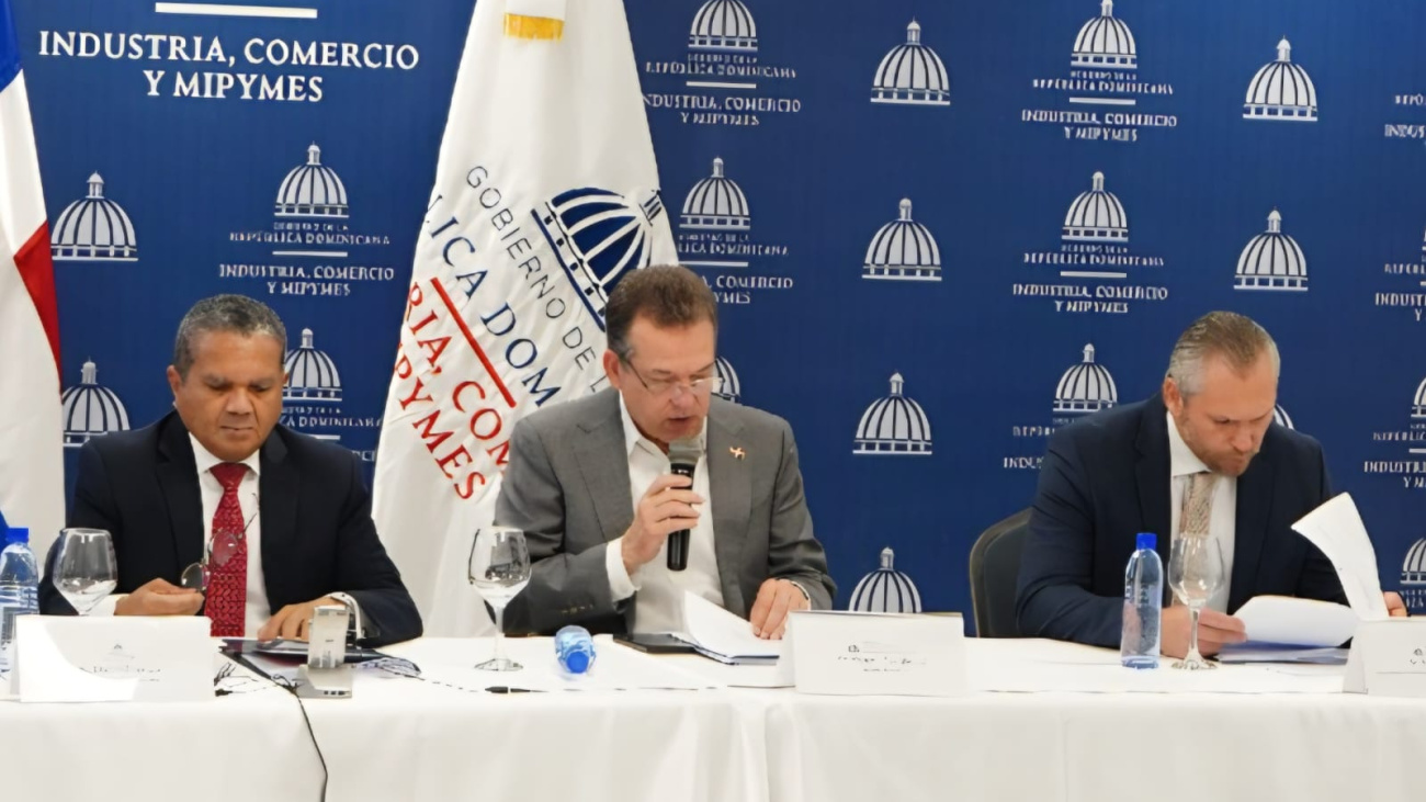 CNZFE aprueba permisos de instalación de nueve empresas y dos parques de zonas francas