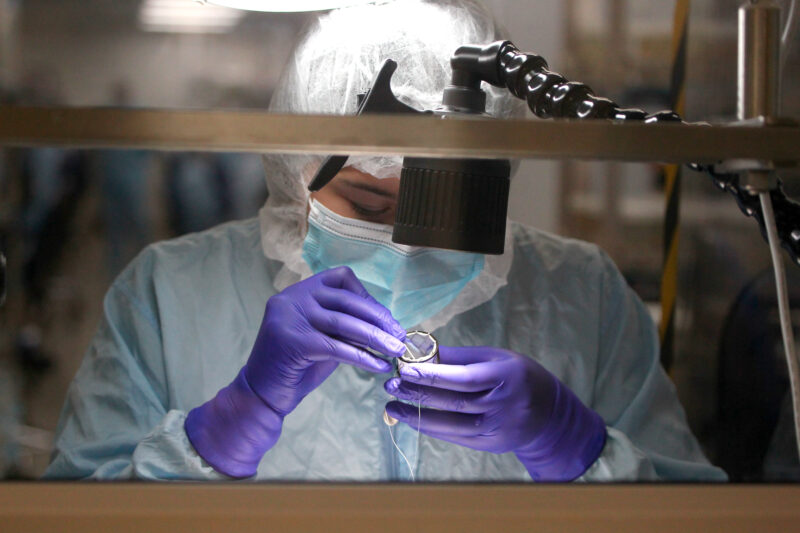 Implementos médicos impulsan el crecimiento económicoEl aumento en la producción manufacturera de implementos médicos y dentales impulsó al Régimen Especial de Zonas Francas a un crecimiento de doble dígito, con una variación del 12,3 %. Así lo señala el Índice Mensual de Actividad Económica corres