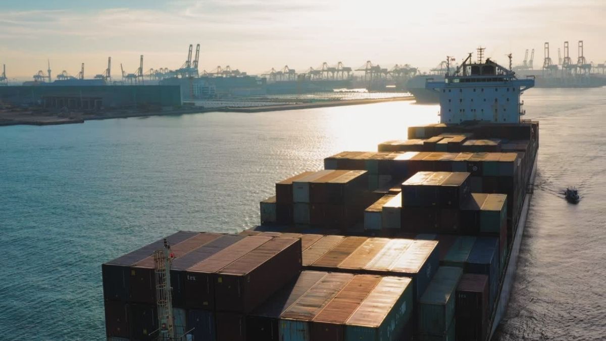 Promoviendo las exportaciones mientras se reducen las emisiones de CO2.